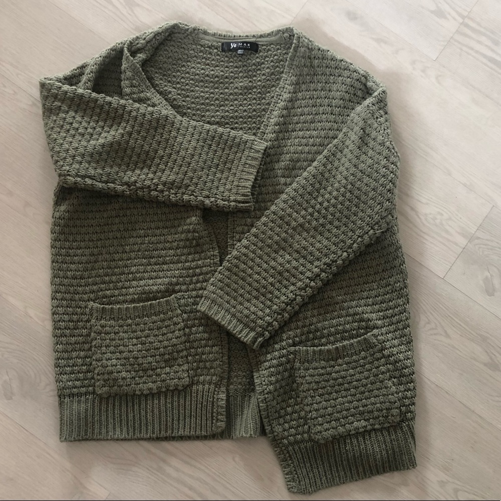 Green Sweater Size M/L